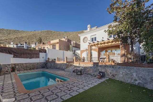 Villa til salgs i Cenes de la Vega med svømmebasseng garasje - € 365 000 (Ref: 9837305)