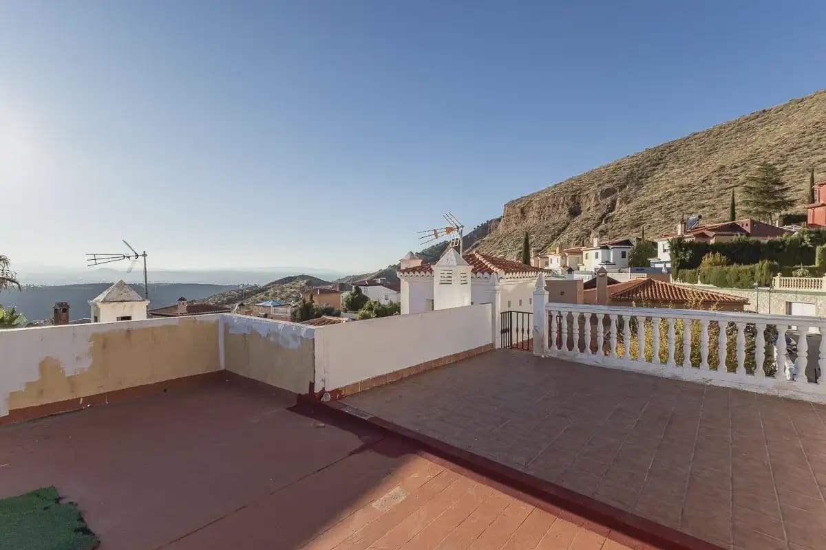 Villa zu verkaufen in Cenes de la Vega mit Pool Garage - 365.000 € (Ref: 9837305)