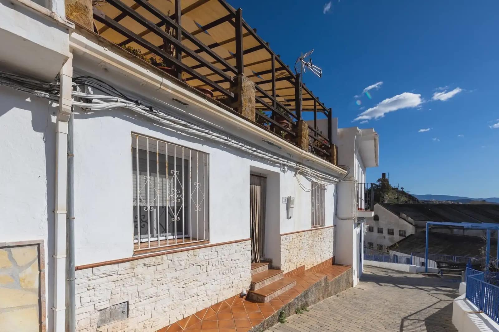 Townhouse for sale in Salobrena - € 199,000 (Ref: 9837307)