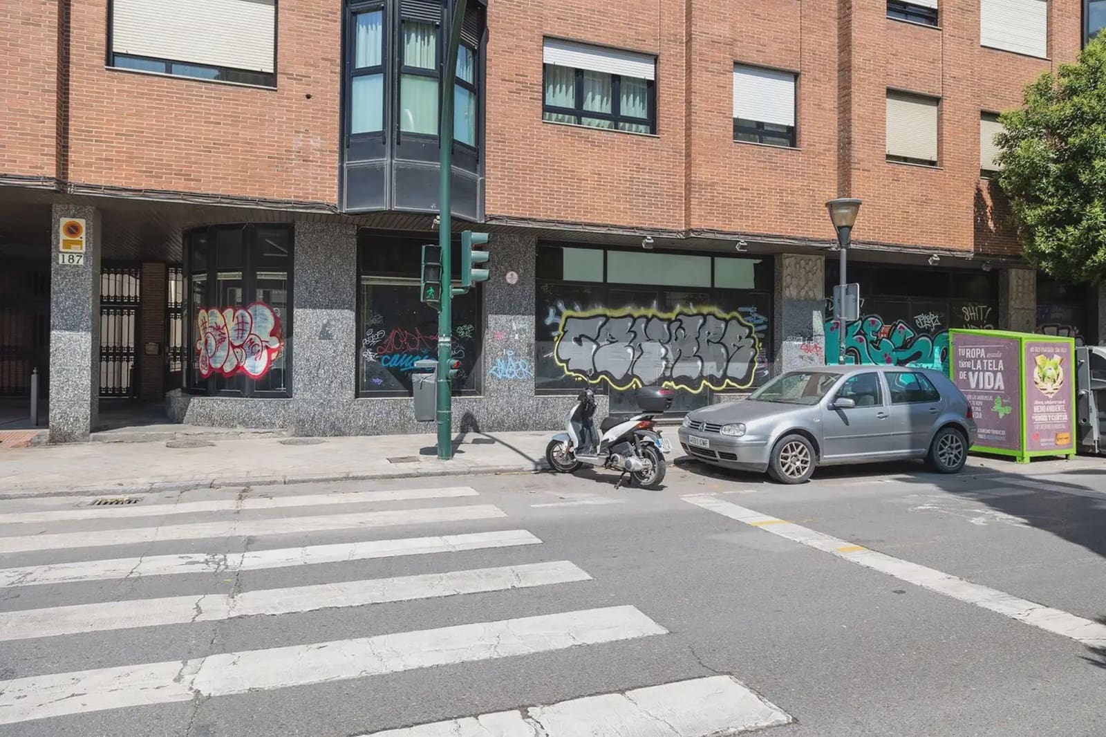 Local Comercial en Granada ciudad en venta - 816.000 € (Ref: 9837310)