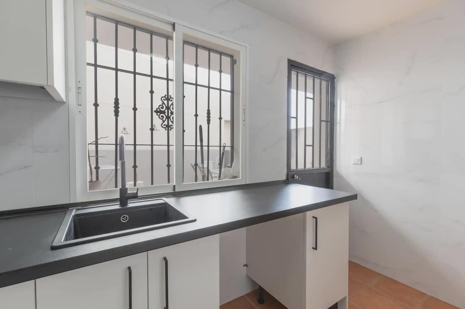 Omakotitalo myytävänä paikassa Churriana de la Vega mukana 
autotalli - 265 000 € (Ref: 9837311)