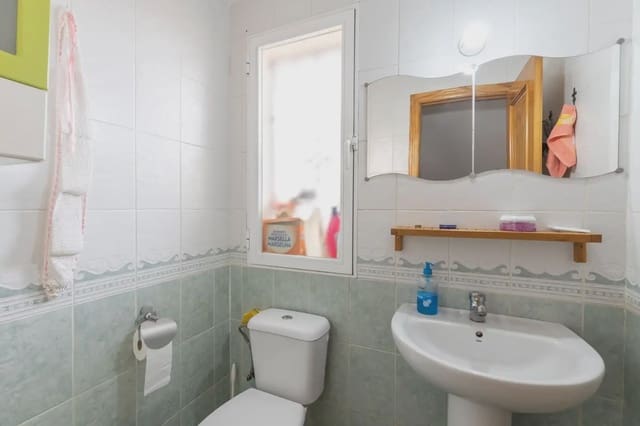 Omakotitalo myytävänä paikassa Churriana de la Vega mukana 
autotalli - 265 000 € (Ref: 9837311)