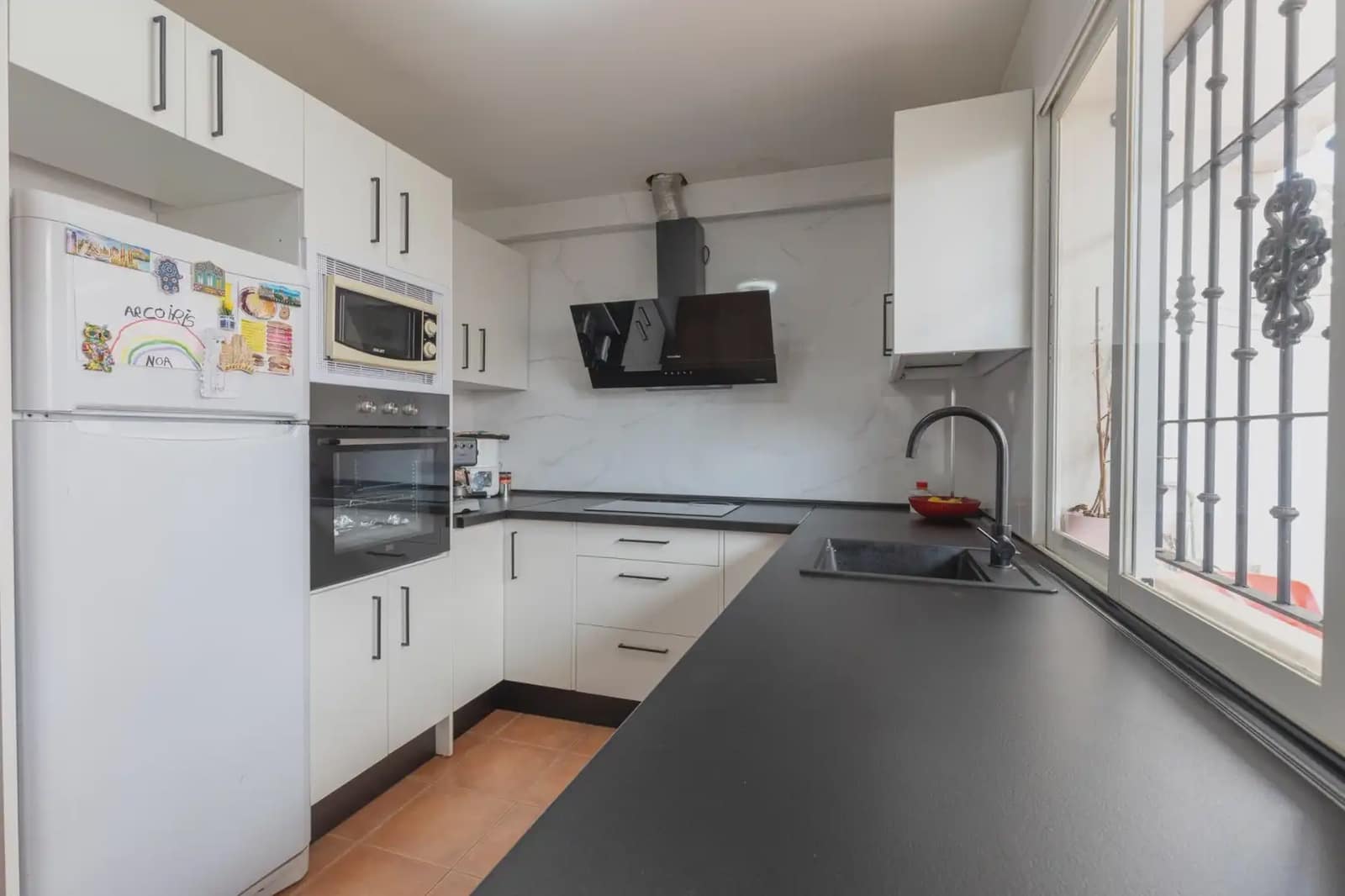 Omakotitalo myytävänä paikassa Churriana de la Vega mukana 
autotalli - 265 000 € (Ref: 9837311)