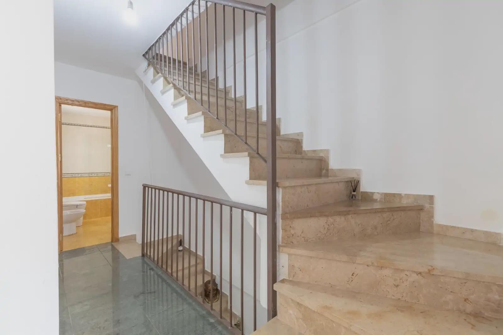 Omakotitalo myytävänä paikassa Churriana de la Vega mukana 
autotalli - 265 000 € (Ref: 9837311)