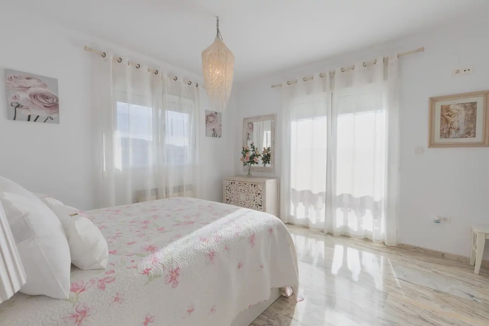 Villa/Maison à vendre à Gojar avec piscine garage - 520 000 € (Ref: 9837314)