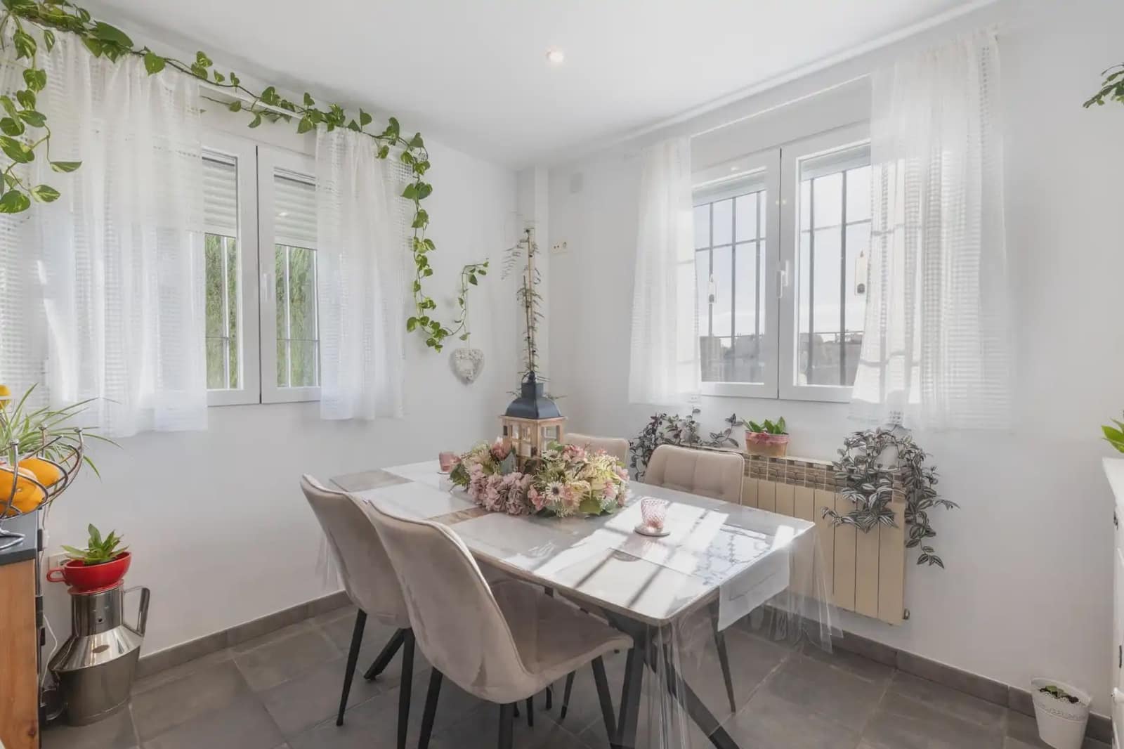 Villa/Maison à vendre à Gojar avec piscine garage - 520 000 € (Ref: 9837314)