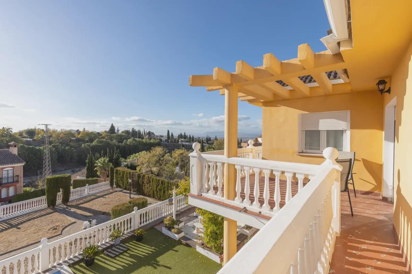 Villa/Maison à vendre à Gojar avec piscine garage - 520 000 € (Ref: 9837314)