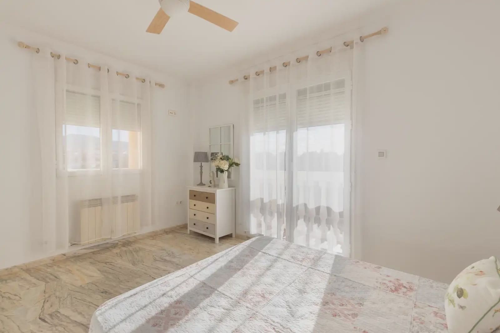 Villa/Maison à vendre à Gojar avec piscine garage - 520 000 € (Ref: 9837314)