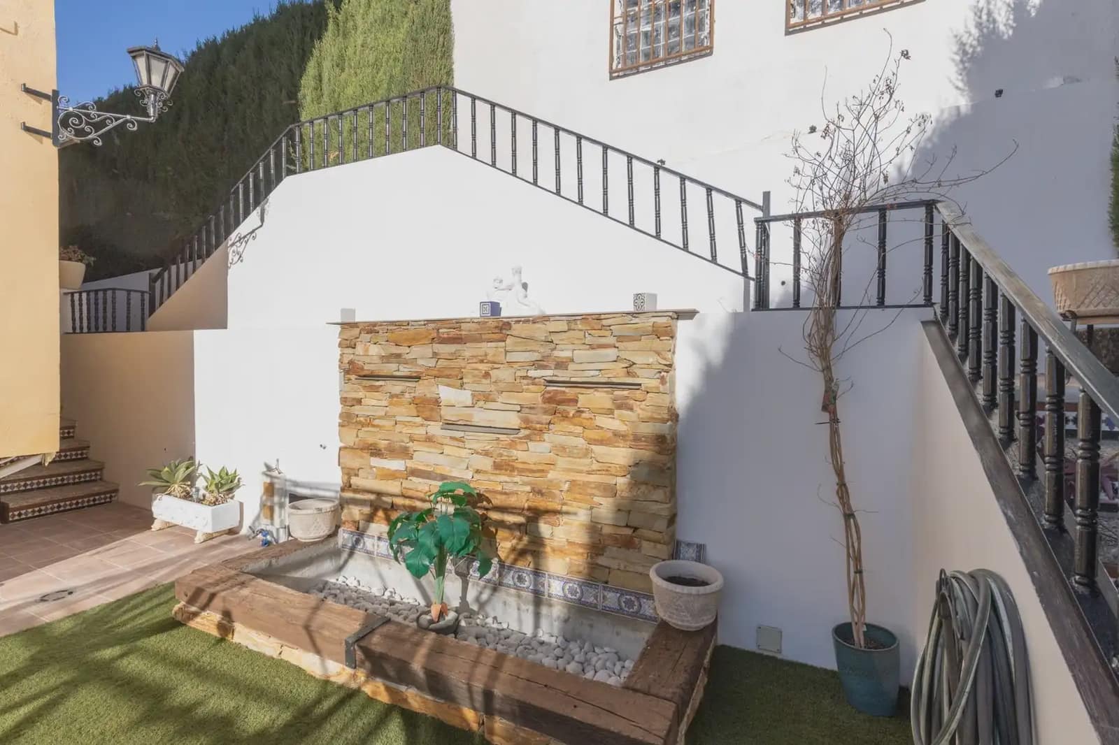 Villa/Maison à vendre à Gojar avec piscine garage - 520 000 € (Ref: 9837314)