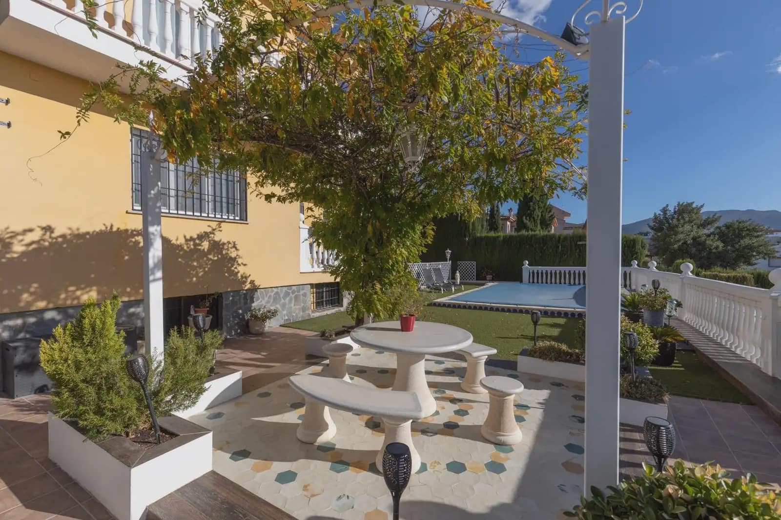 Villa/Maison à vendre à Gojar avec piscine garage - 520 000 € (Ref: 9837314)