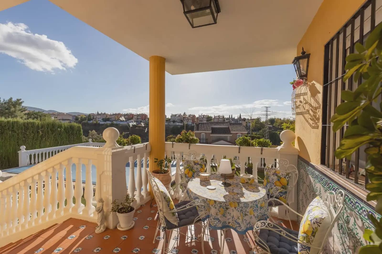 Villa/Maison à vendre à Gojar avec piscine garage - 520 000 € (Ref: 9837314)