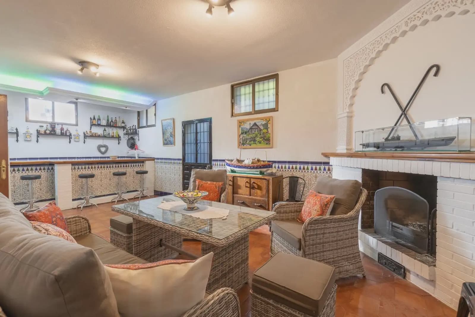Villa/Maison à vendre à Gojar avec piscine garage - 520 000 € (Ref: 9837314)