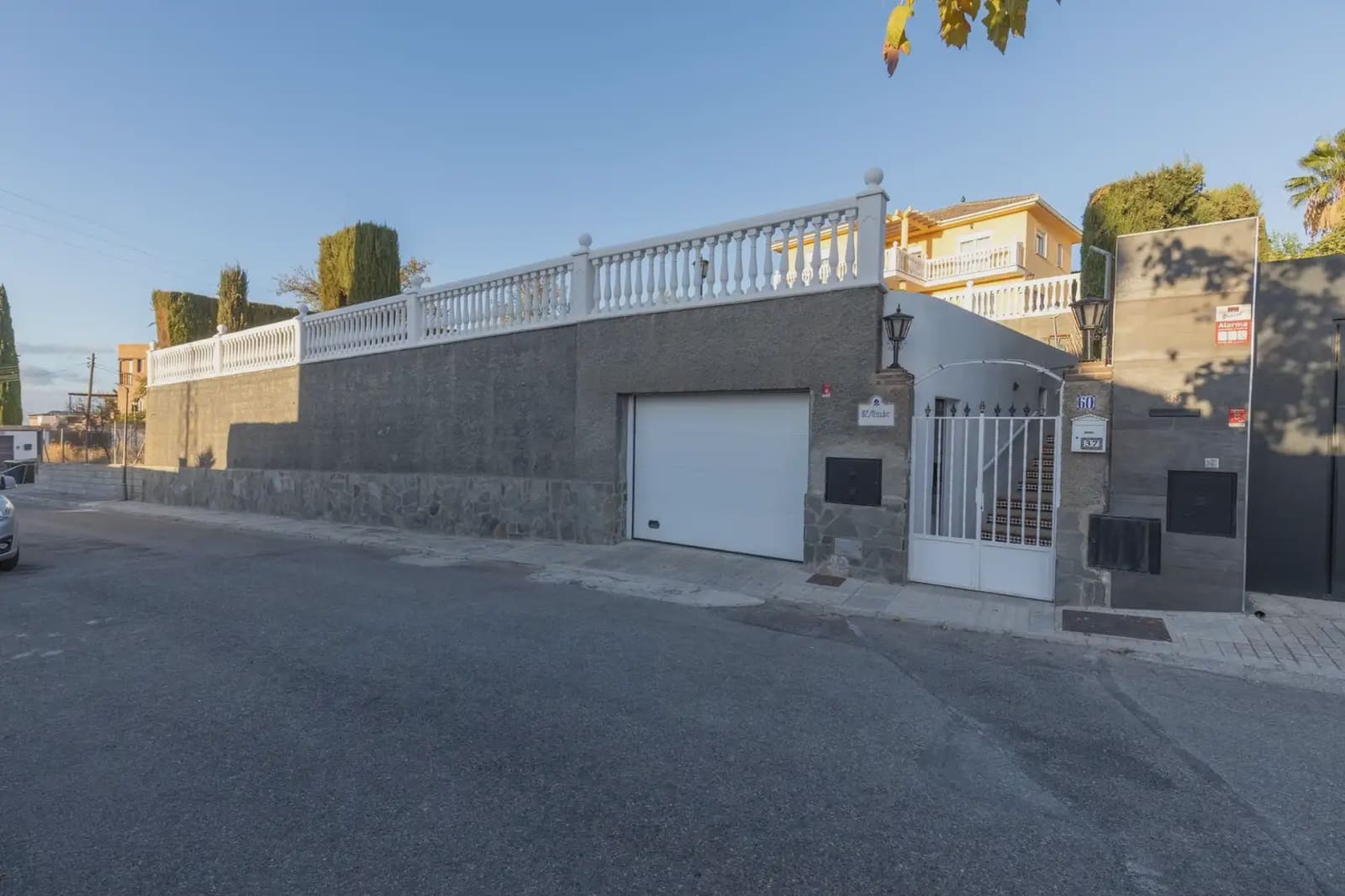 Villa/Maison à vendre à Gojar avec piscine garage - 520 000 € (Ref: 9837314)