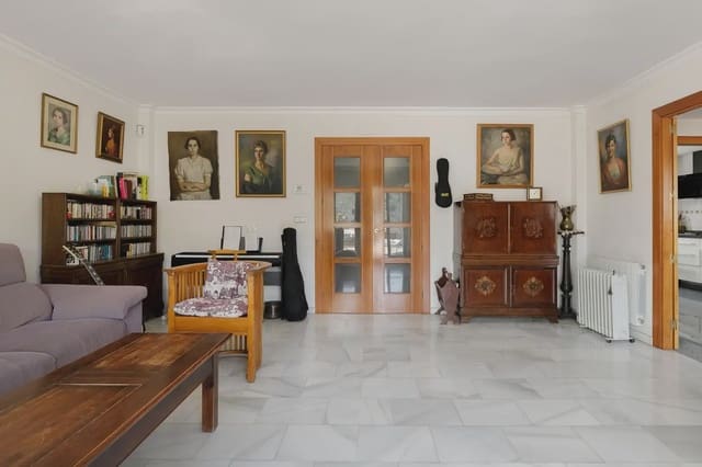 Rekkehus til salgs i Carretera de la Sierra, Granada by med svømmebasseng garasje - € 449 900 (Ref: 9837315)