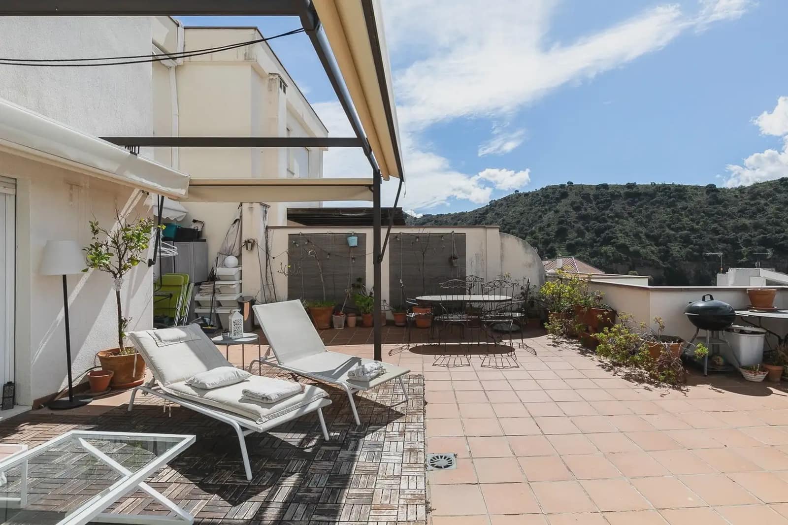 Rekkehus til salgs i Granada by med svømmebasseng garasje - € 449 900 (Ref: 9837315)