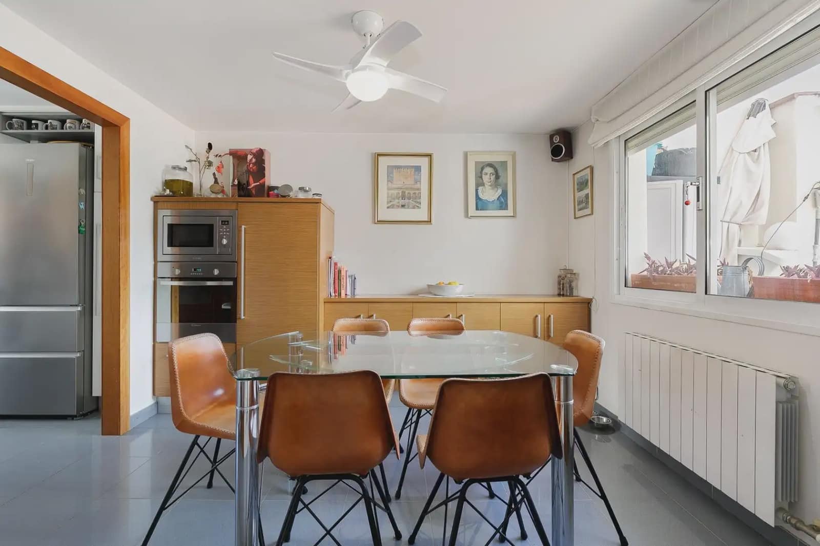 Rekkehus til salgs i Granada by med svømmebasseng garasje - € 449 900 (Ref: 9837315)