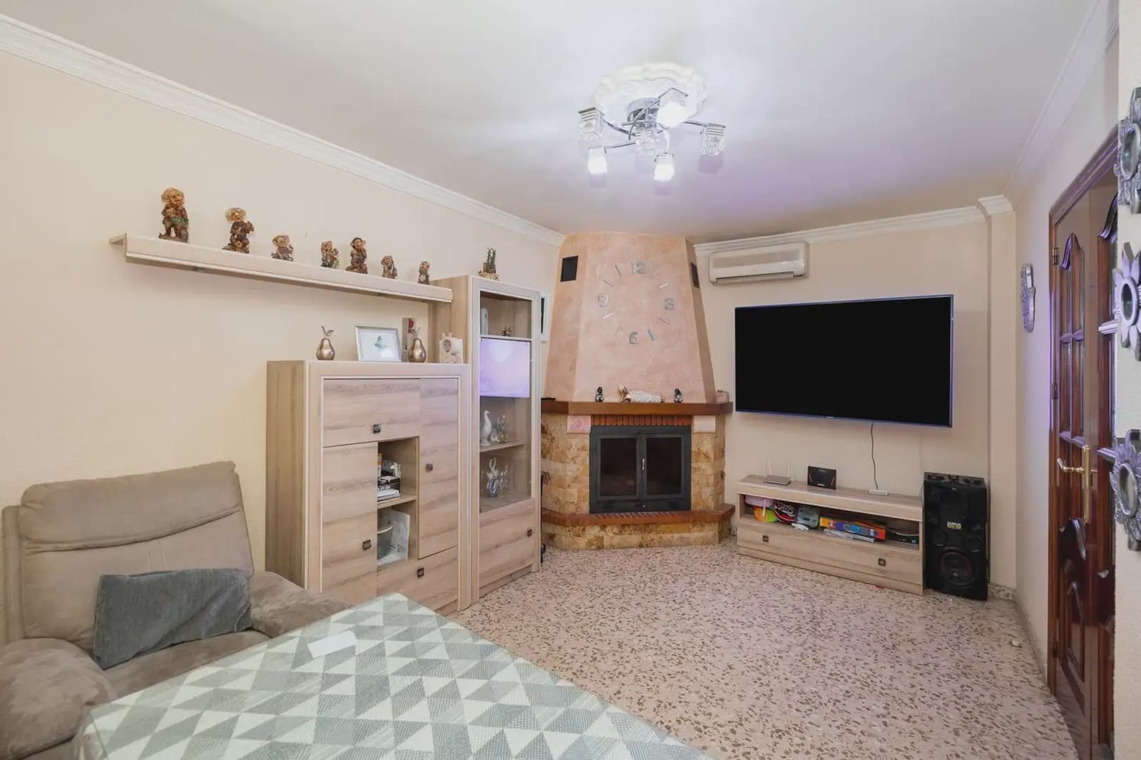 Byhus til salg i Atarfe med garage - € 164.000 (Ref: 9837316)