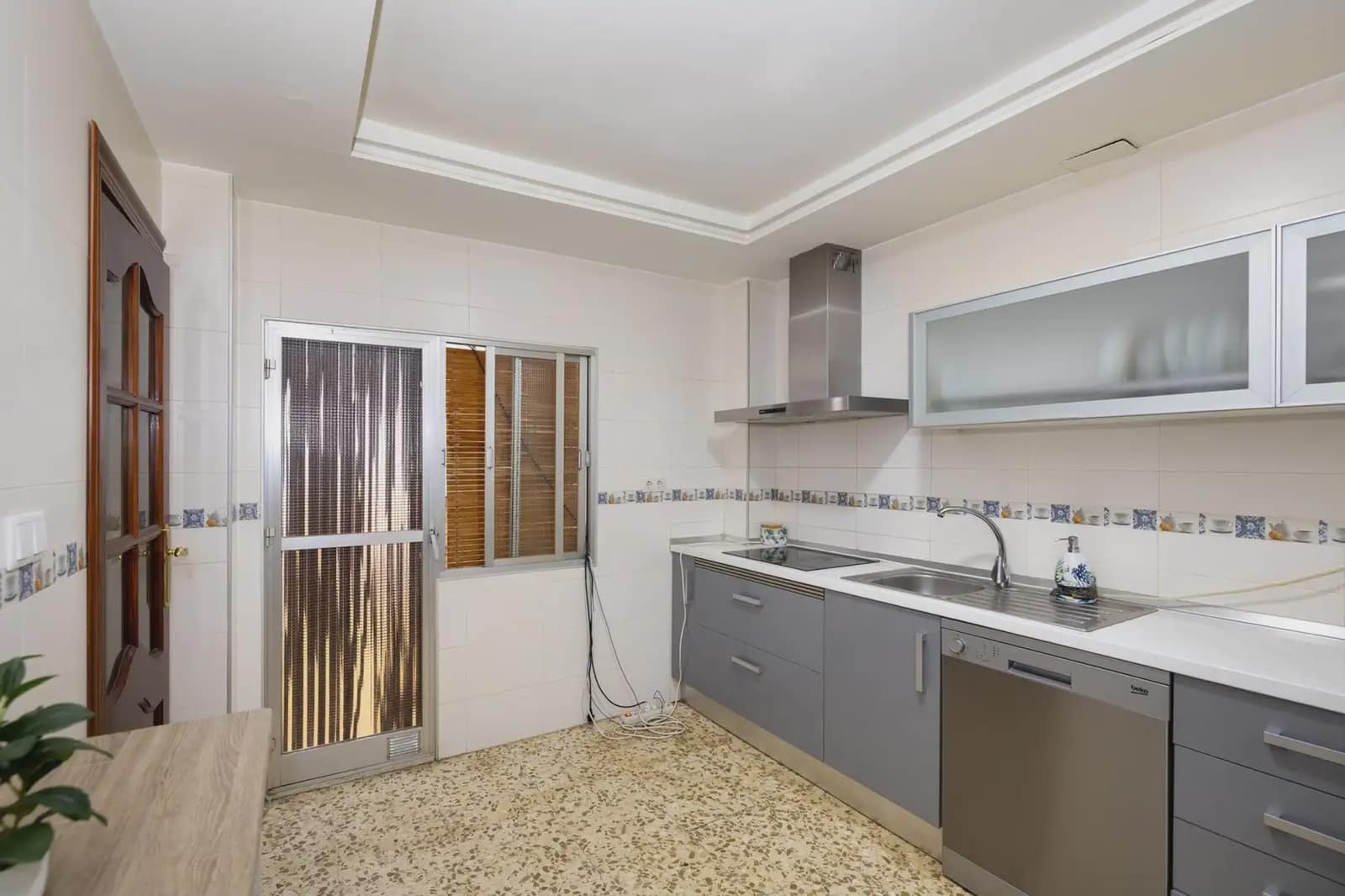Byhus til salg i Atarfe med garage - € 164.000 (Ref: 9837316)