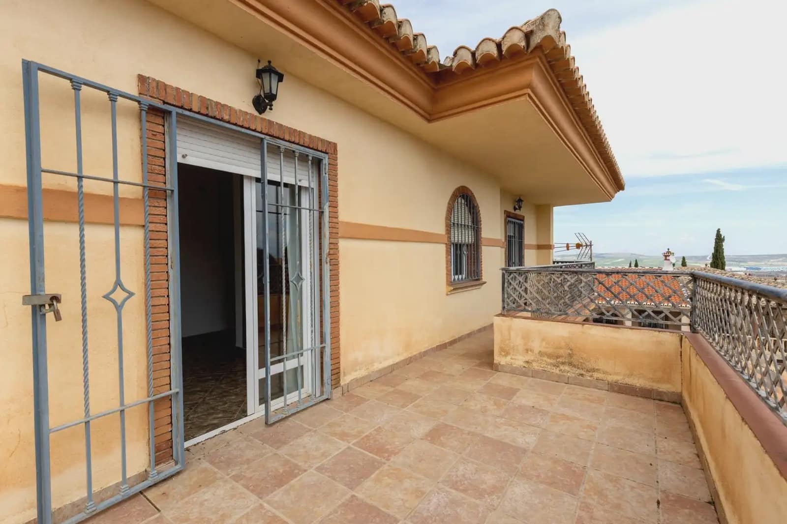 Villa til salg i Escuzar med swimmingpool garage - € 259.000 (Ref: 9837318)