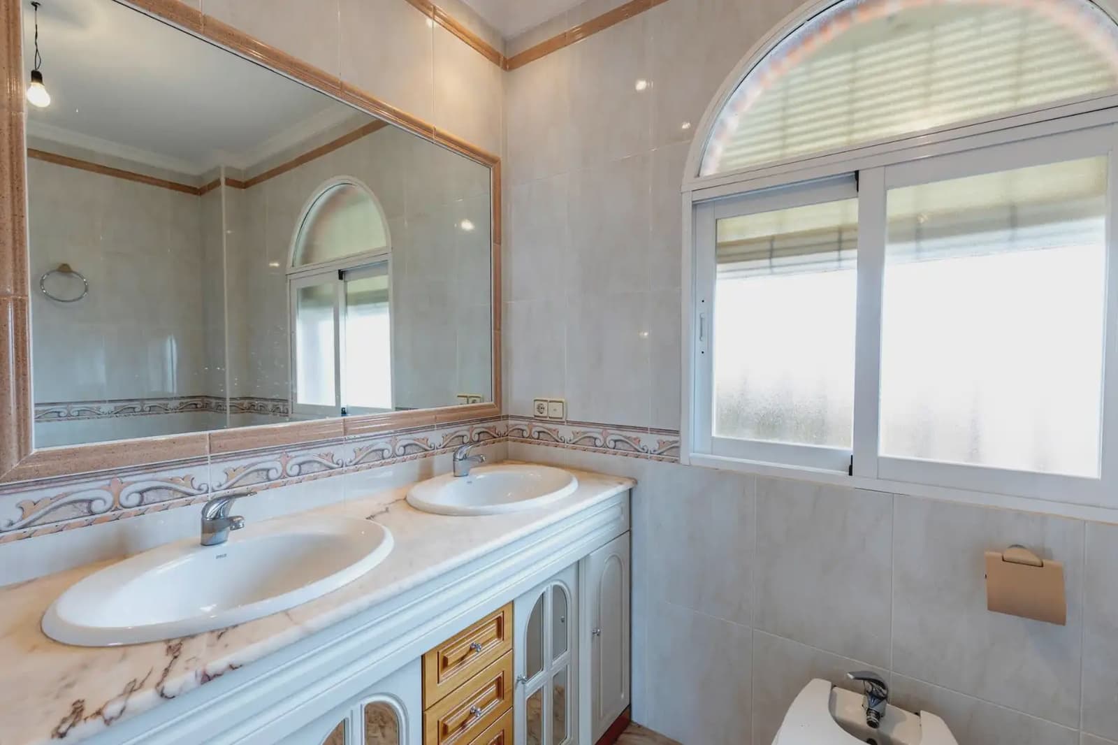 Villa til salg i Escuzar med swimmingpool garage - € 259.000 (Ref: 9837318)