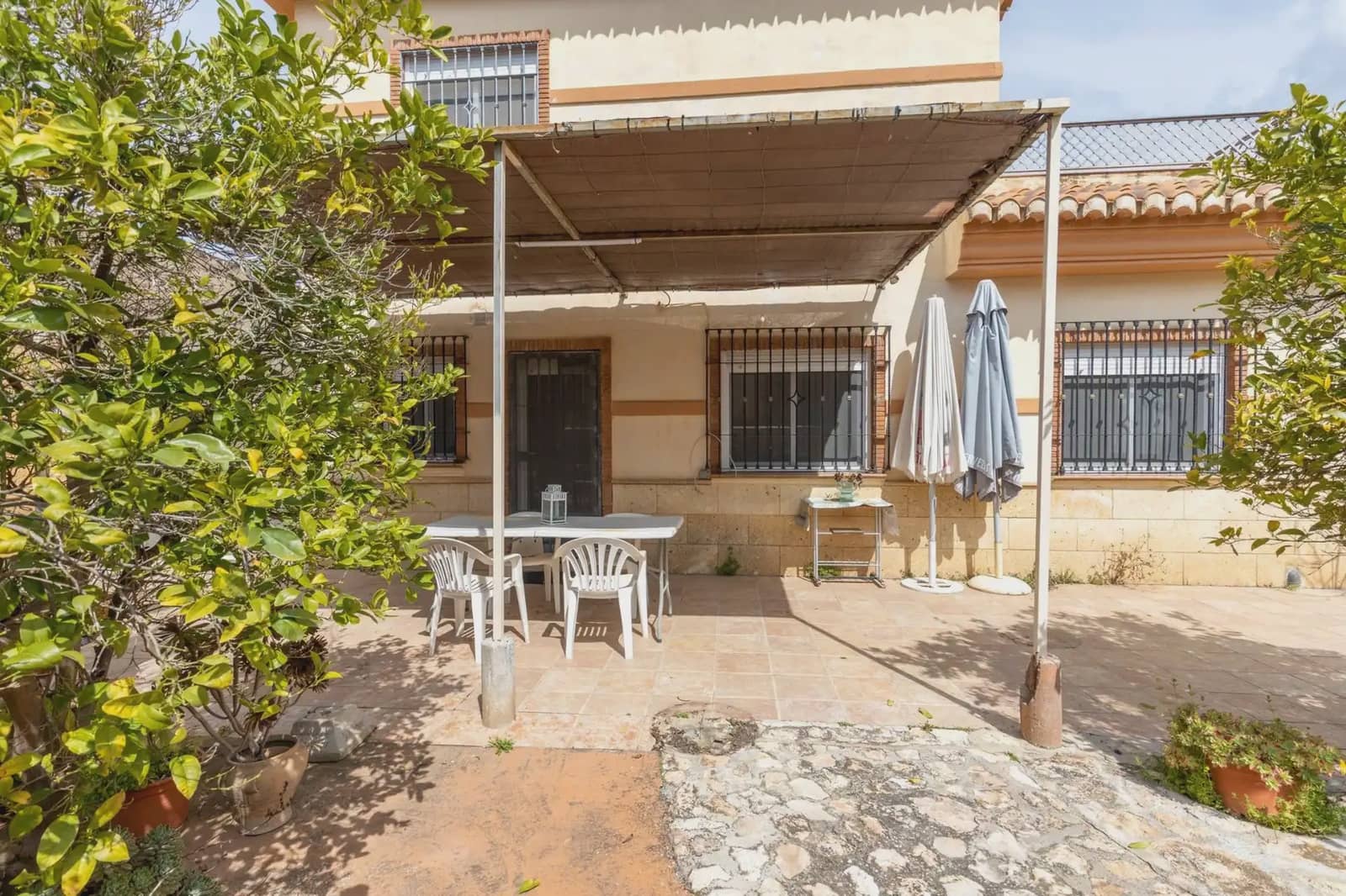 Villa til salg i Escuzar med swimmingpool garage - € 259.000 (Ref: 9837318)