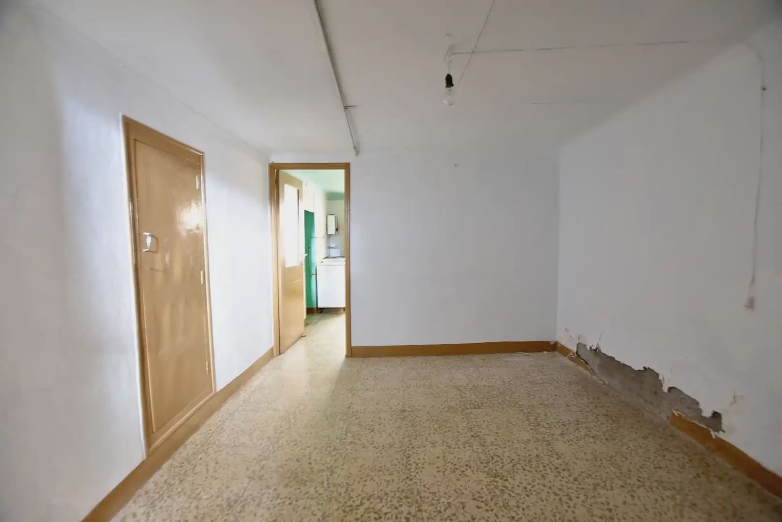 Townhouse for sale in Lanjaron - € 59,000 (Ref: 9837319)