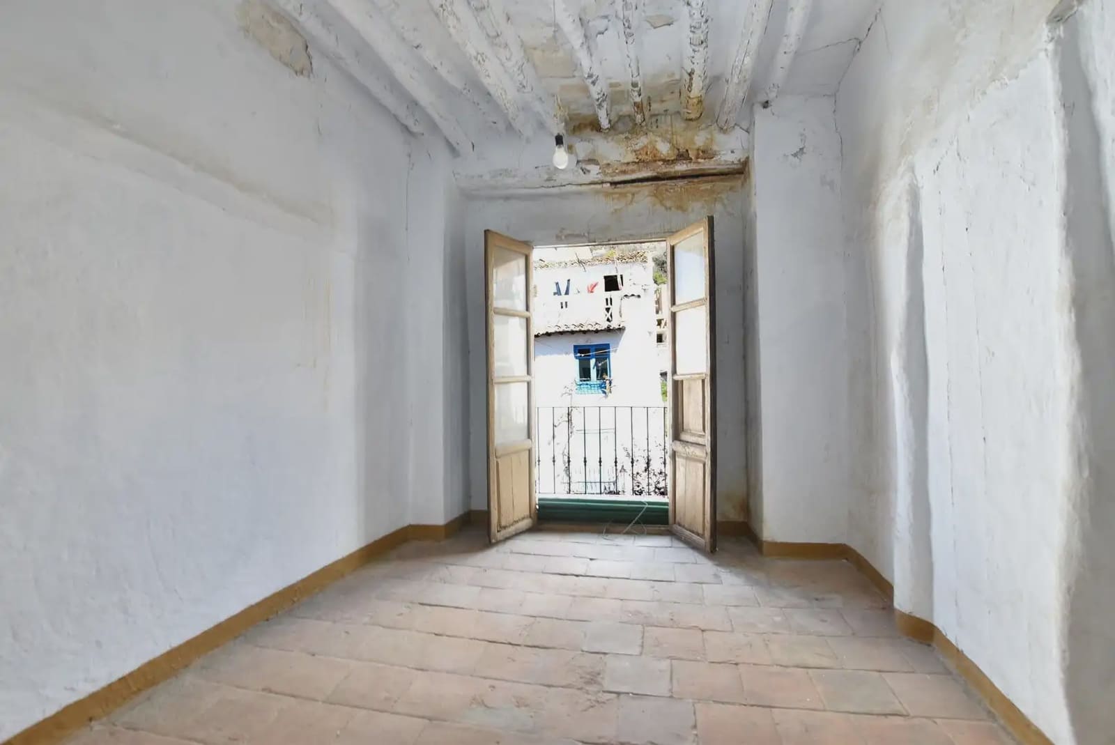 Townhouse for sale in Lanjaron - € 59,000 (Ref: 9837319)