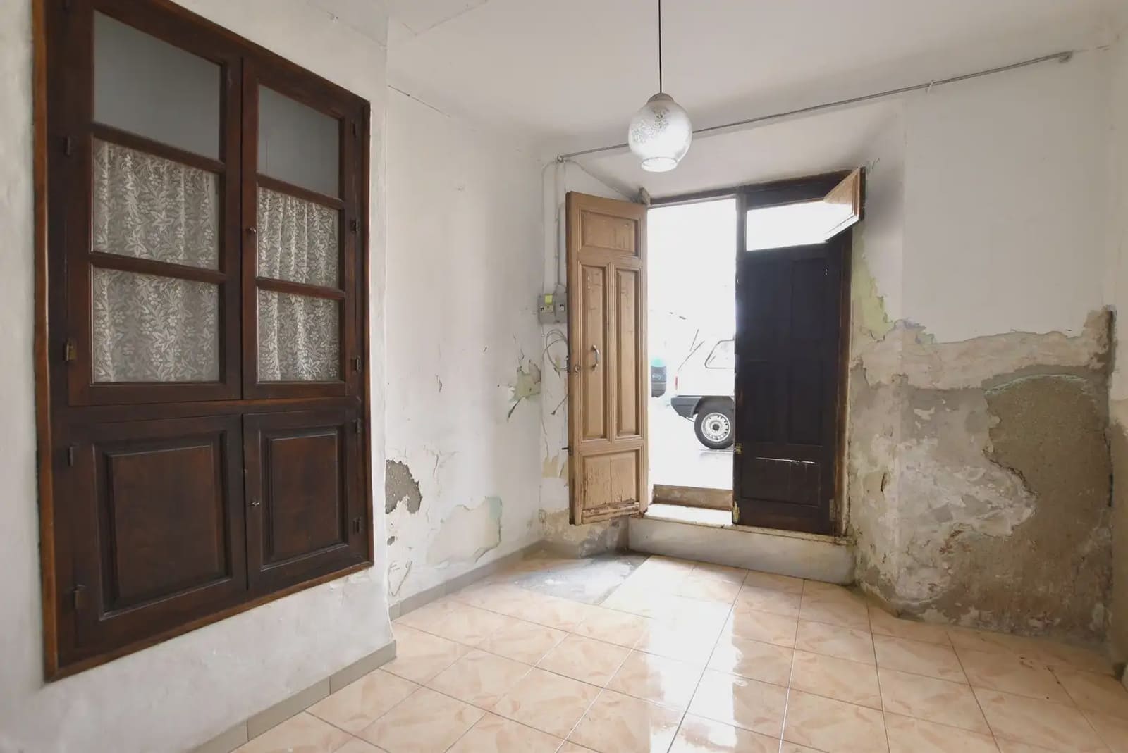 Townhouse for sale in Lanjaron - € 59,000 (Ref: 9837319)