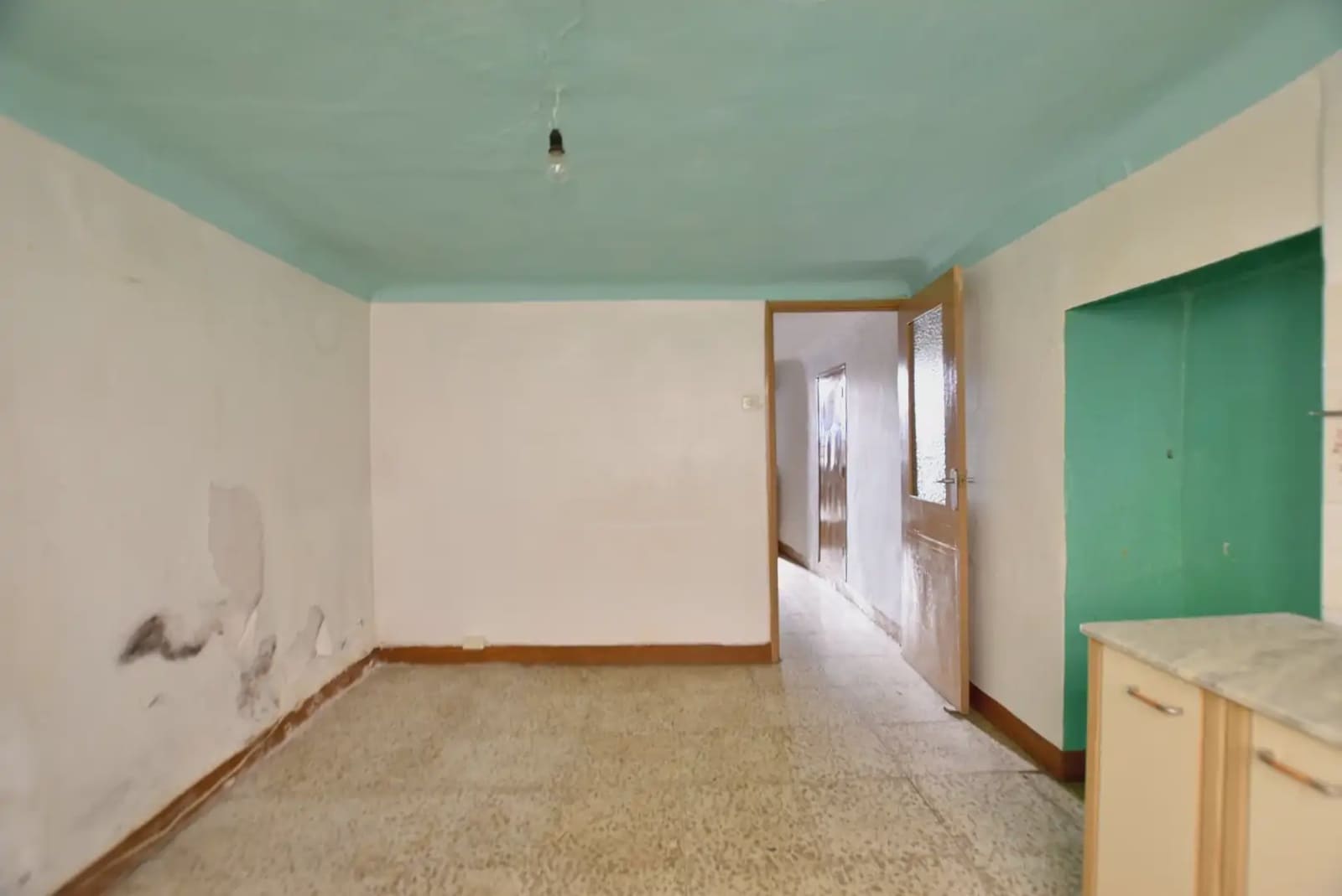 Townhouse for sale in Lanjaron - € 59,000 (Ref: 9837319)