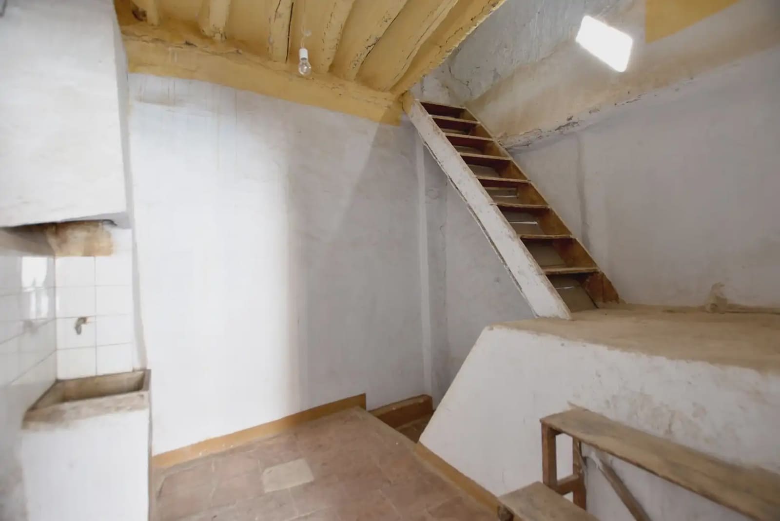 Townhouse for sale in Lanjaron - € 59,000 (Ref: 9837319)