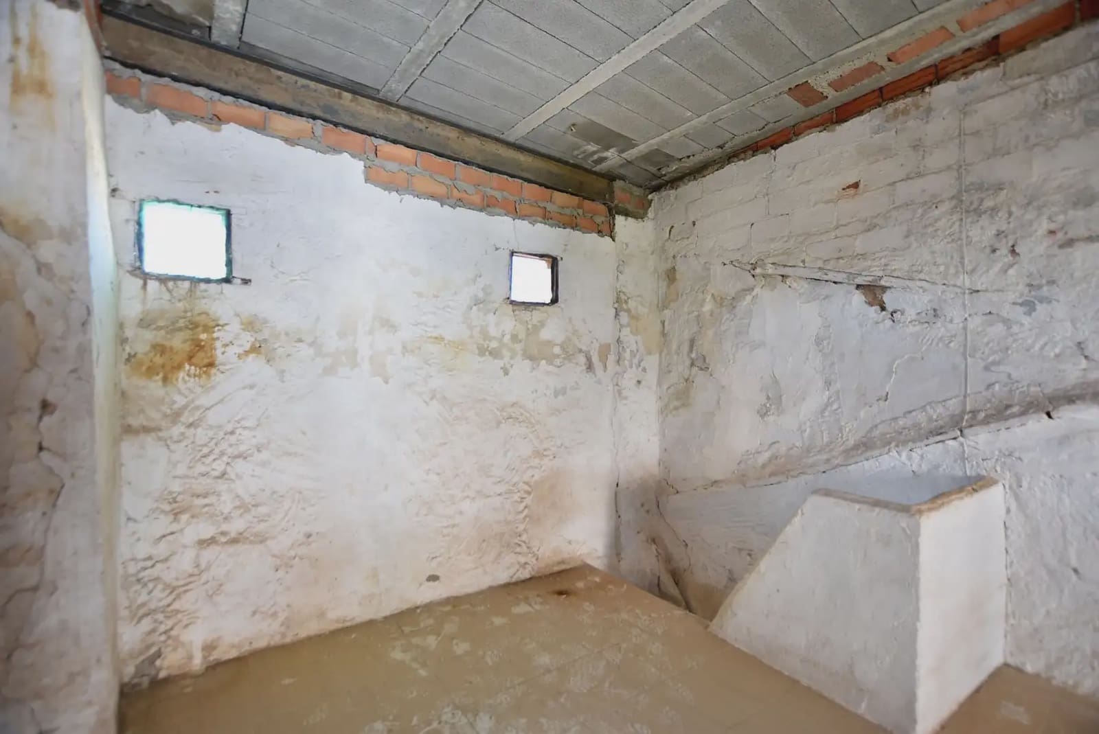Townhouse for sale in Lanjaron - € 59,000 (Ref: 9837319)