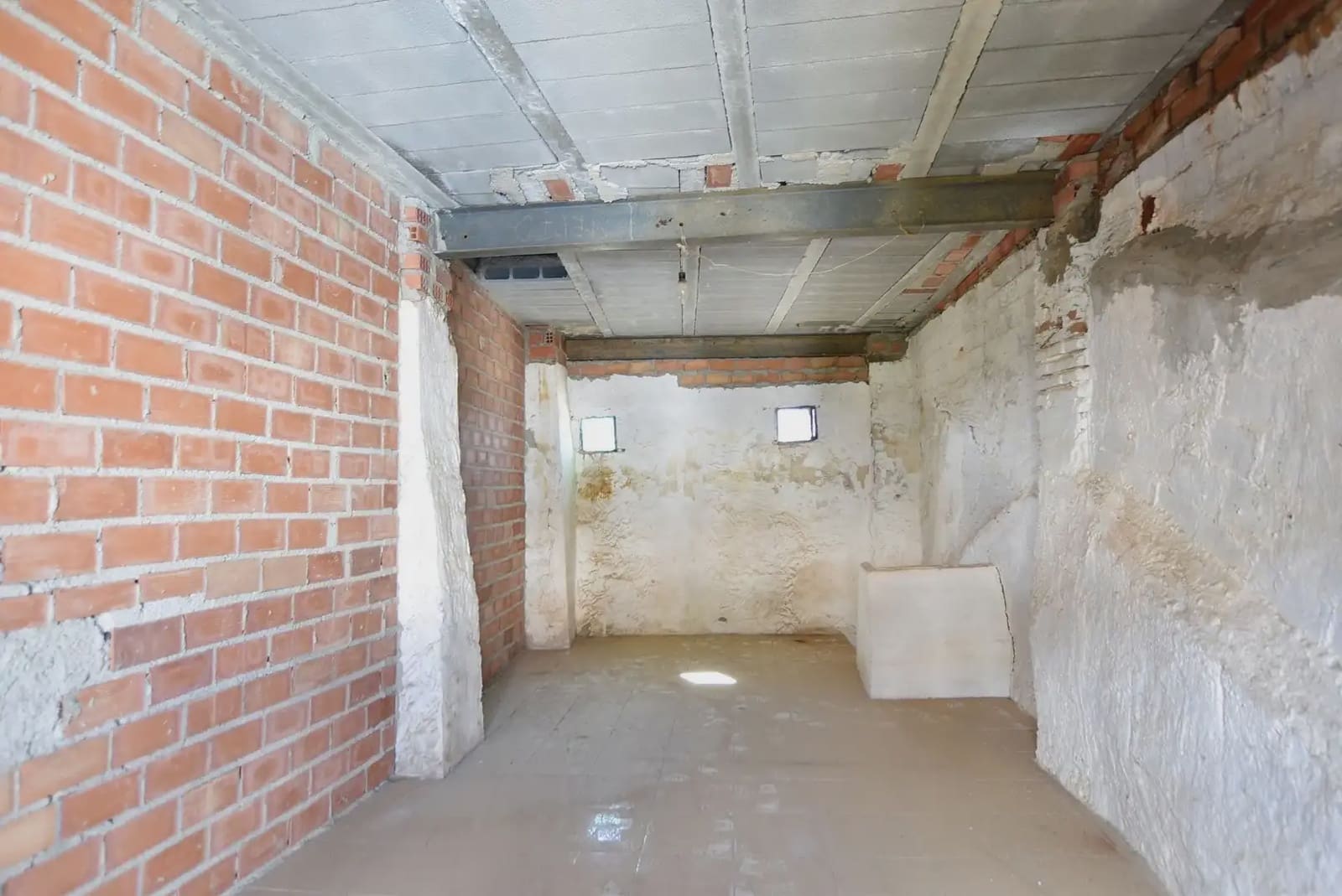 Townhouse for sale in Lanjaron - € 59,000 (Ref: 9837319)