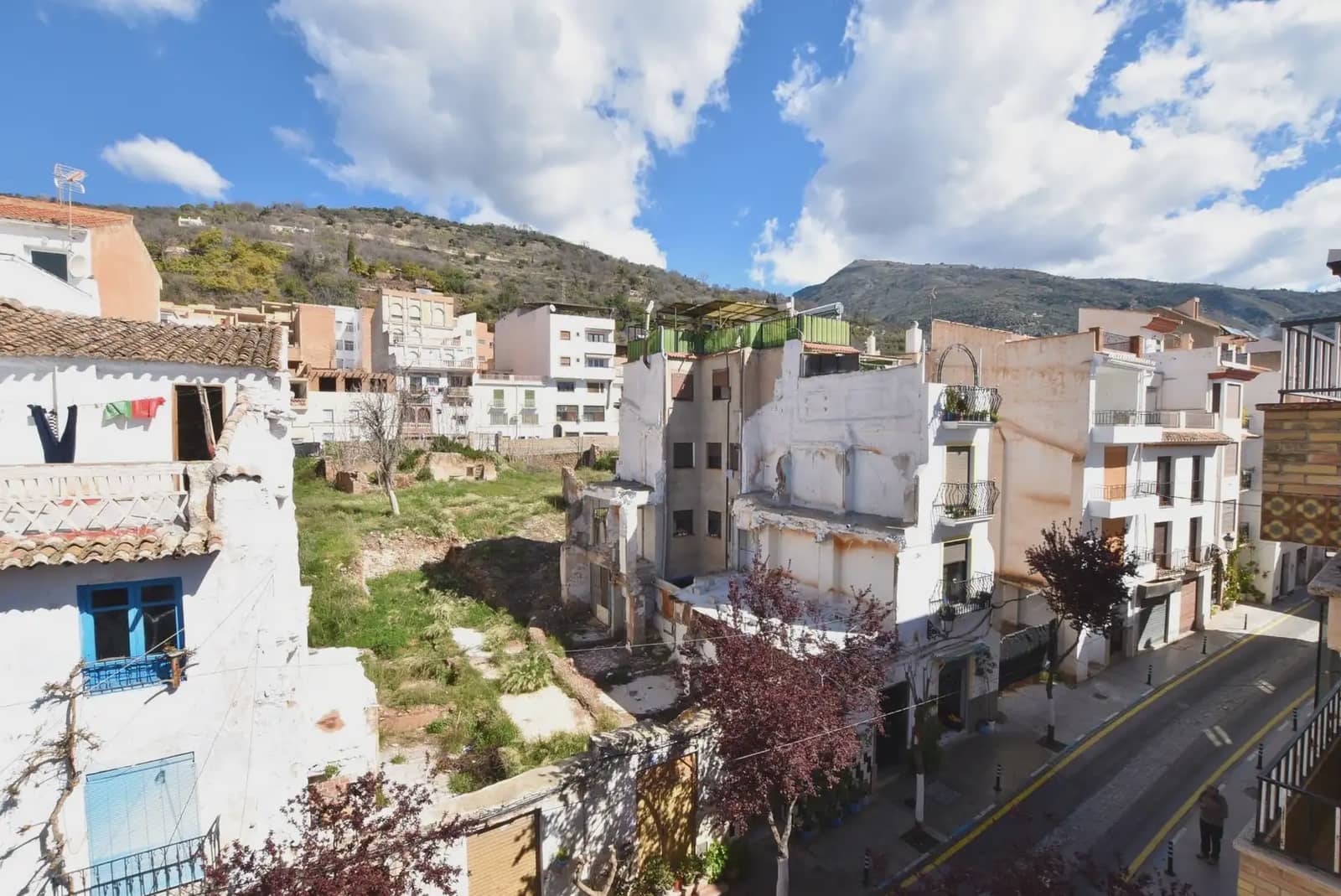 Townhouse for sale in Lanjaron - € 59,000 (Ref: 9837319)