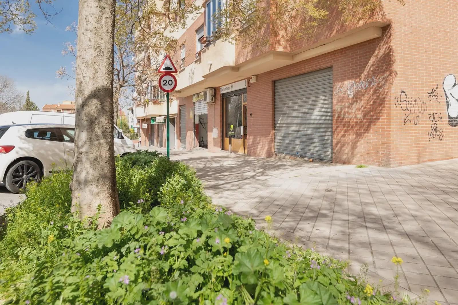 Local Comercial en Granada ciudad en venta - 49.900 € (Ref: 9837320)