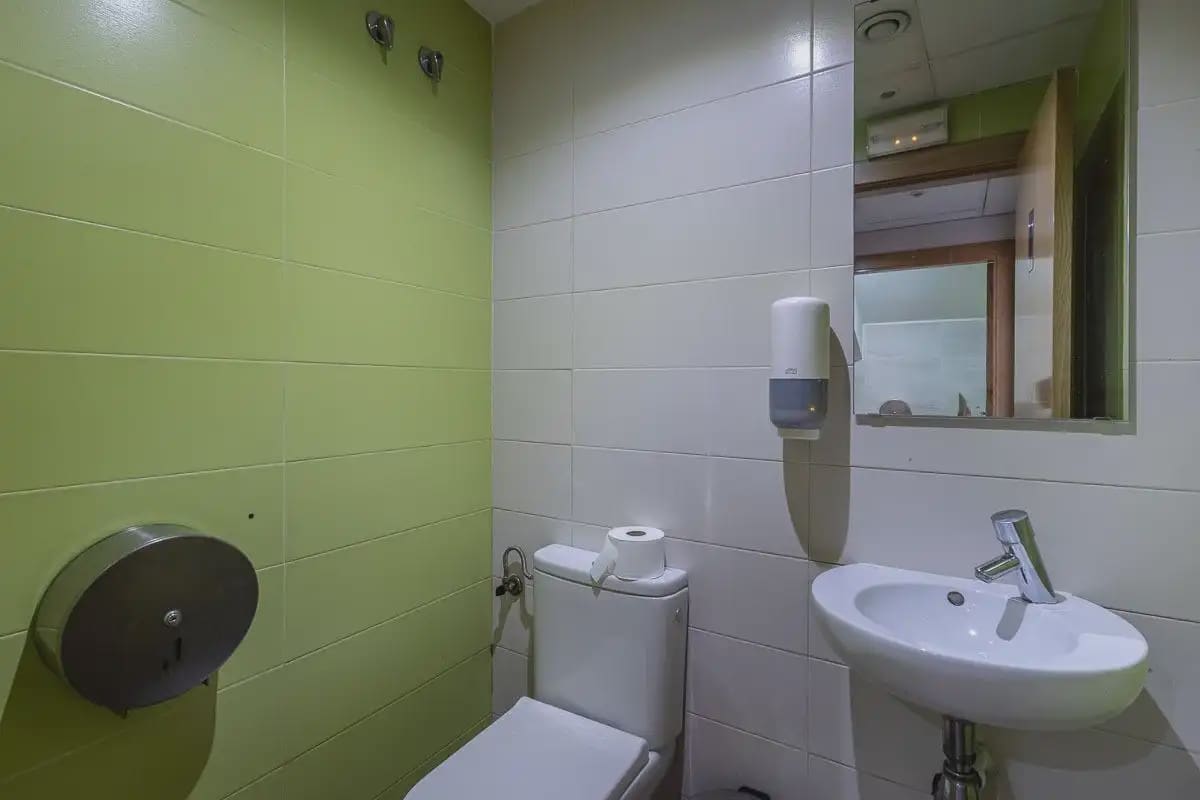 Commercieel te koop in Granada stad - € 339.000 (Ref: 9837321)