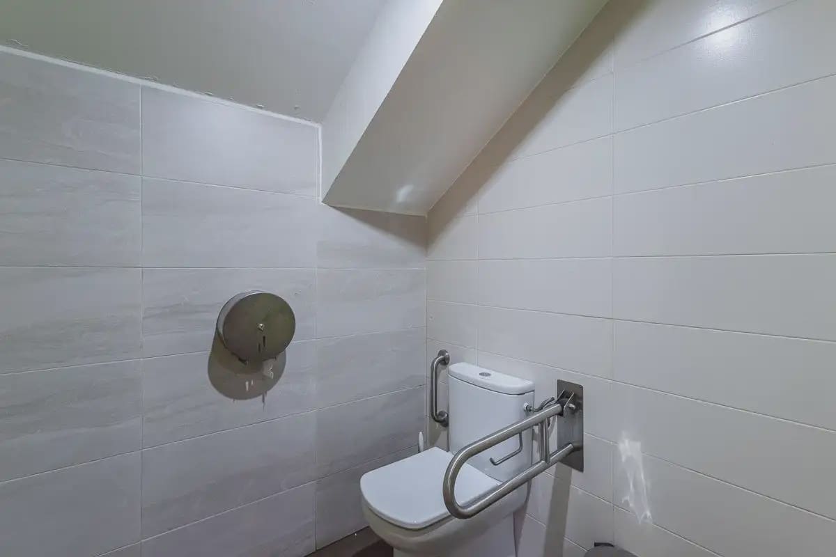 Commercieel te koop in Granada stad - € 339.000 (Ref: 9837321)