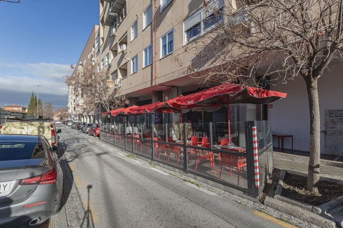 Commercieel te koop in Granada stad - € 339.000 (Ref: 9837321)