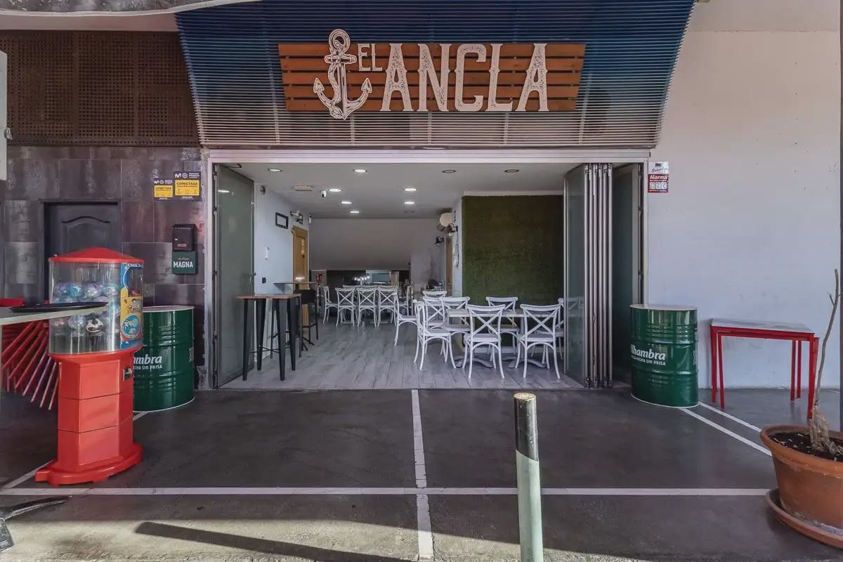 Commercieel te koop in Granada stad - € 339.000 (Ref: 9837321)