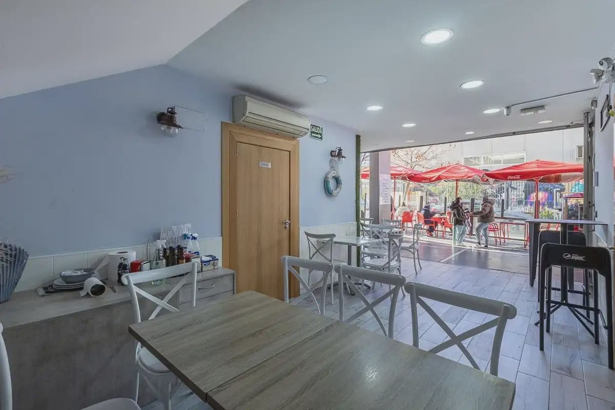 Commercieel te koop in Granada stad - € 339.000 (Ref: 9837321)