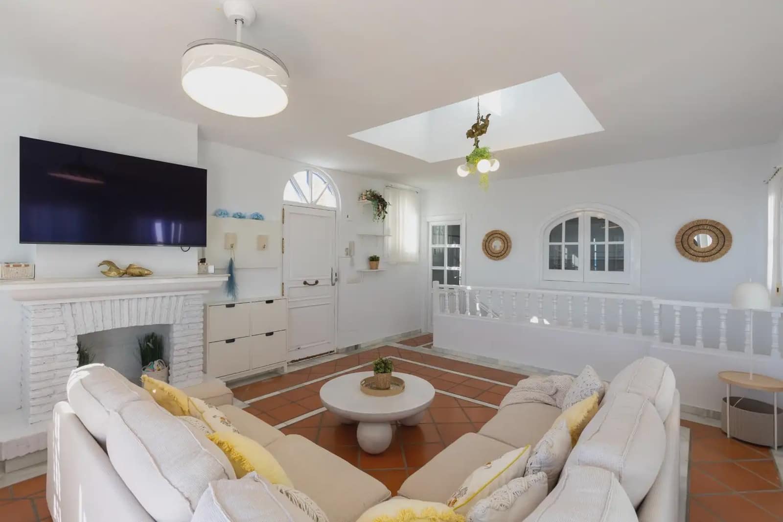 Villa for sale in Almunecar with garage - € 595,900 (Ref: 9837323)