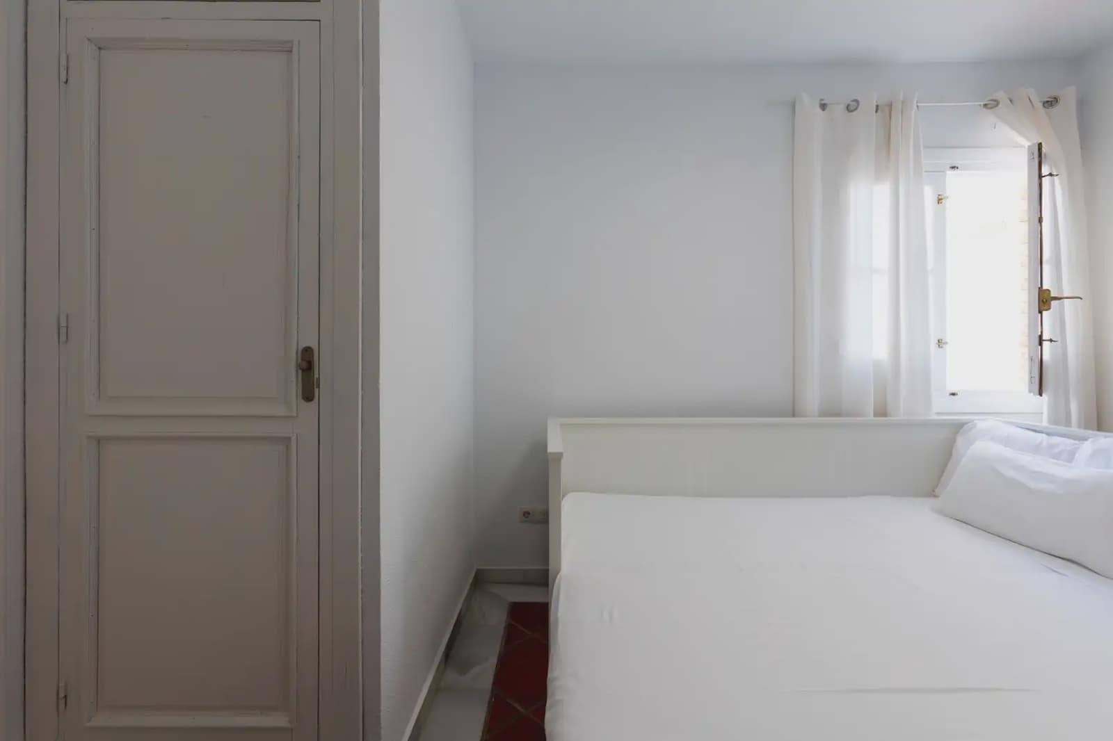 Villa for sale in Almunecar with garage - € 595,900 (Ref: 9837323)