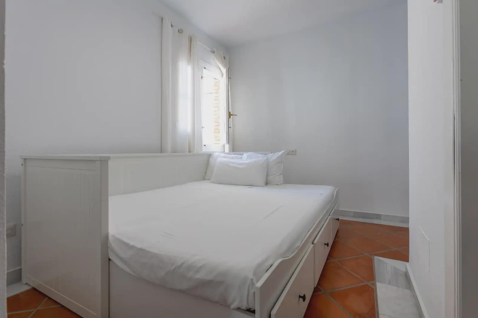 Villa for sale in Almunecar with garage - € 595,900 (Ref: 9837323)