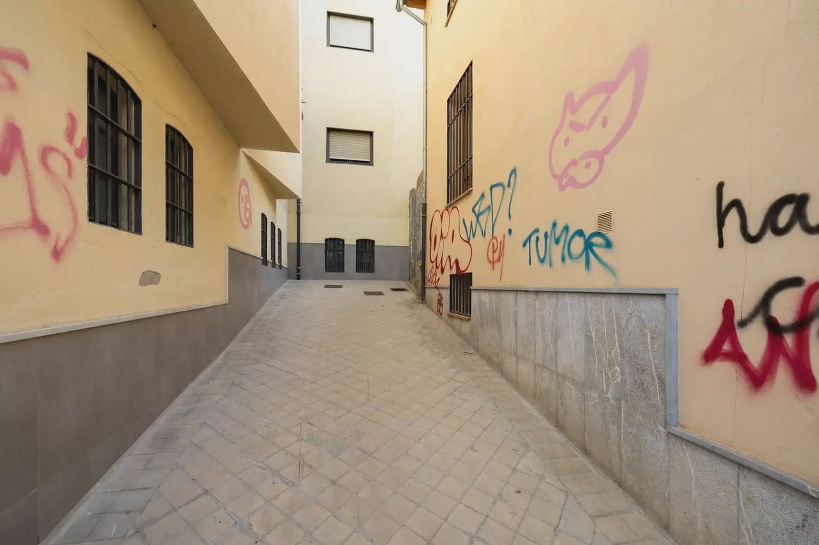 Byggegrund til salg i Granada by - € 240.000 (Ref: 9837325)