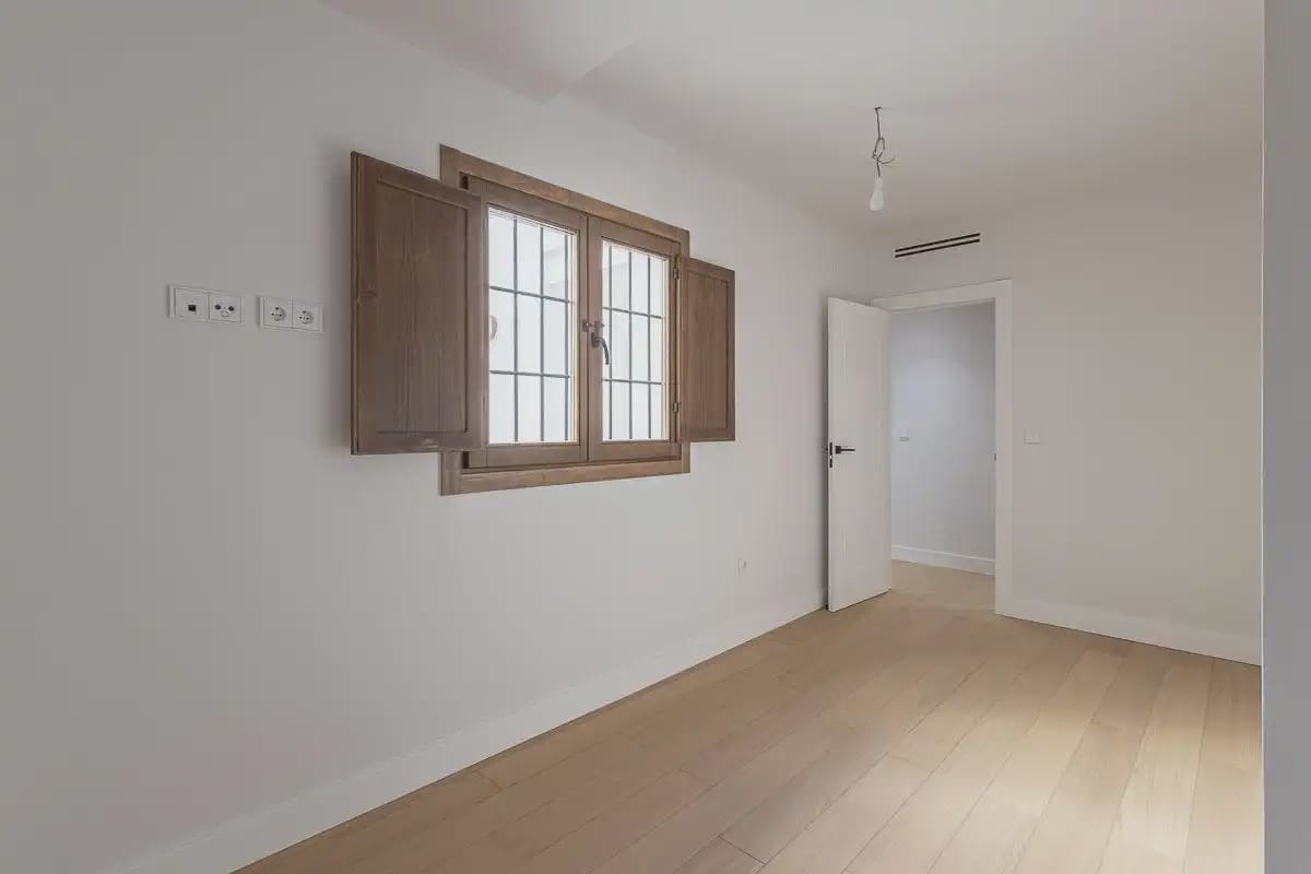 Flat te koop in Granada stad - € 332.000 (Ref: 9837327)