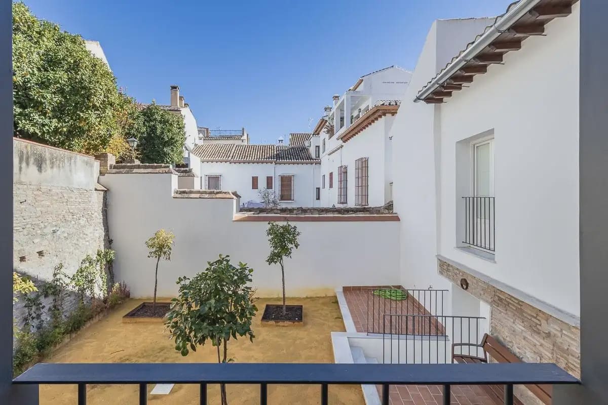 Flat te koop in Granada stad - € 332.000 (Ref: 9837327)