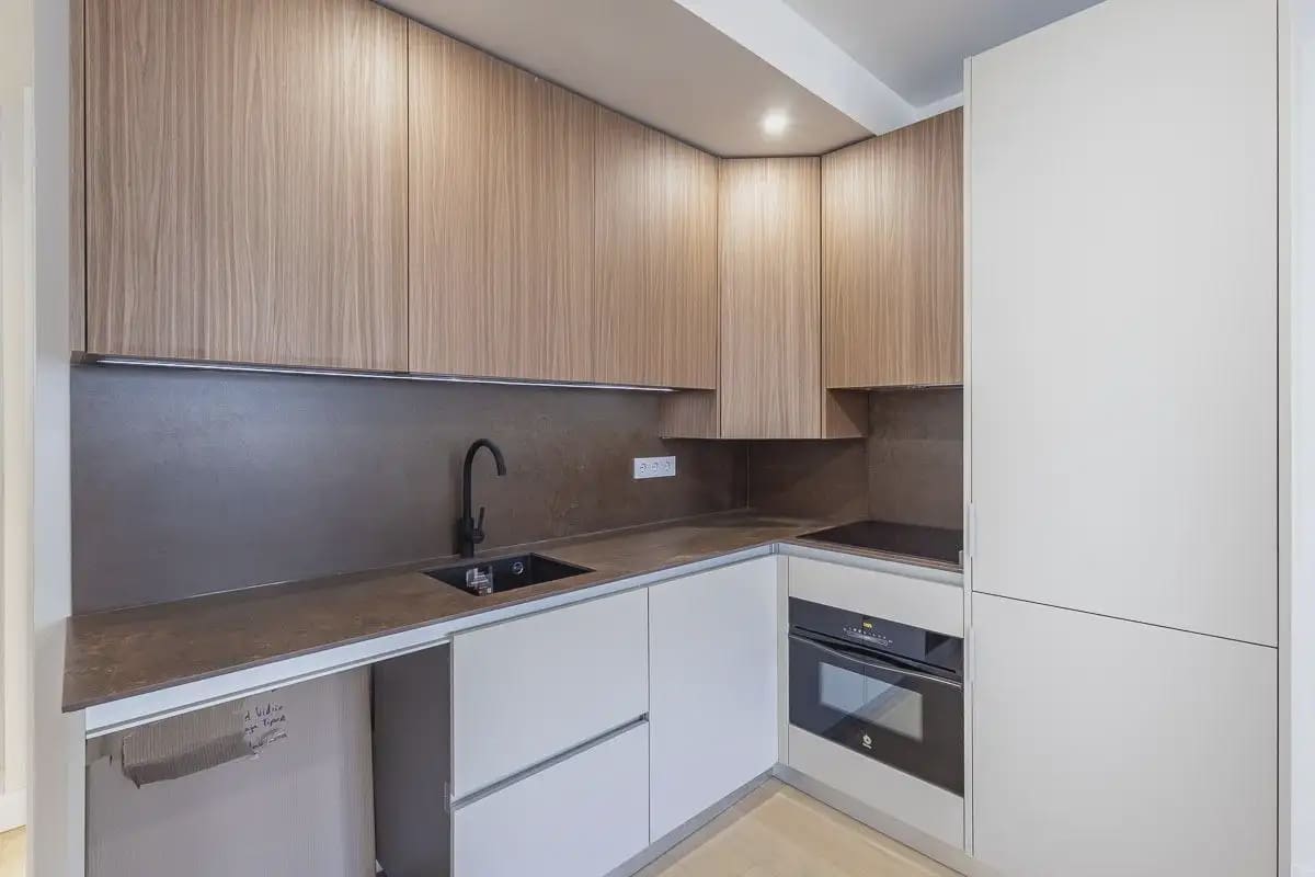 Flat te koop in Granada stad - € 332.000 (Ref: 9837327)