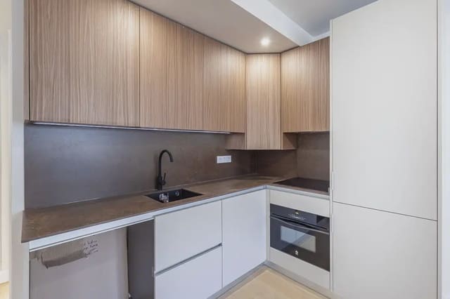 Flat te koop in Albaicin, Granada stad - € 332.000 (Ref: 9837327)