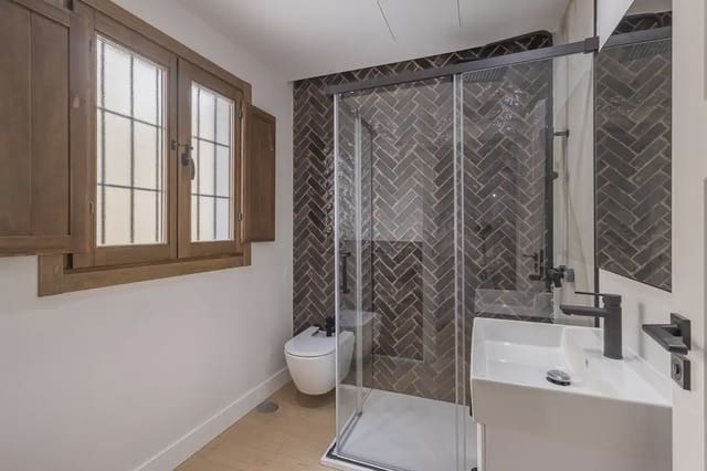 Flat te koop in Albaicin, Granada stad - € 332.000 (Ref: 9837327)