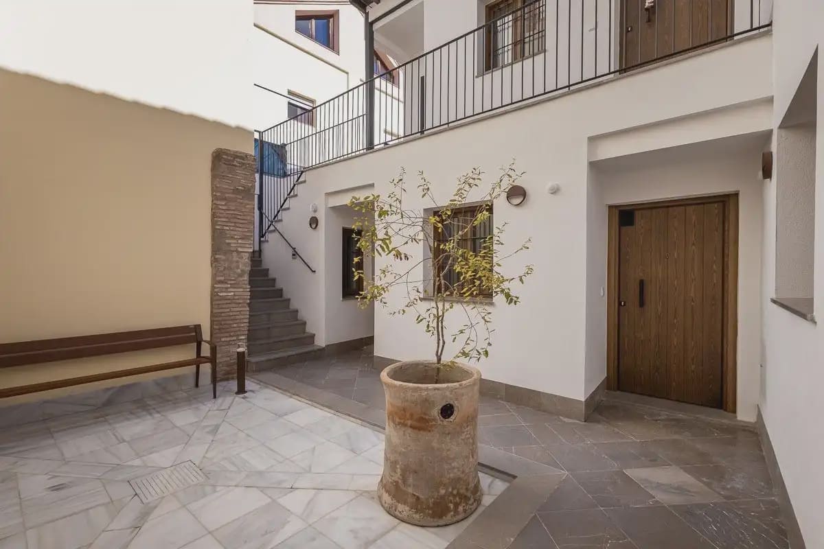 Flat te koop in Granada stad - € 332.000 (Ref: 9837327)