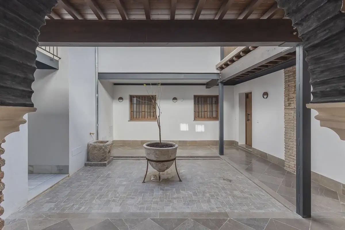 Flat te koop in Granada stad - € 332.000 (Ref: 9837327)